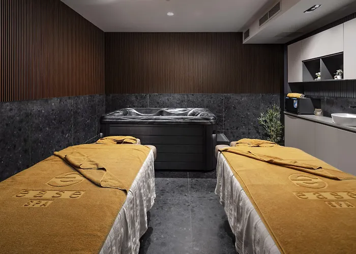 Hotel Grands And Sliema 4*